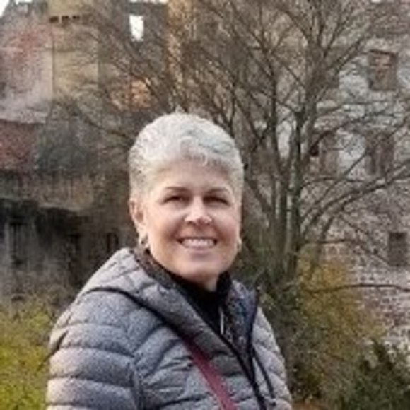 Meet your Posher, Heidi - Picture 1 of 1